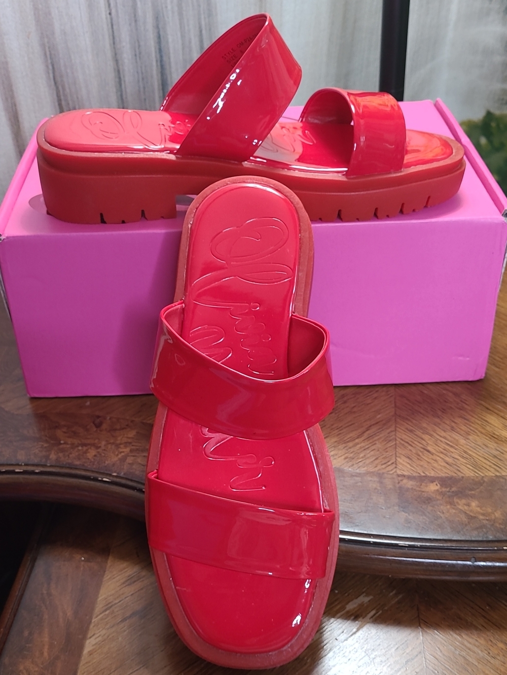 New in box! Olivia Miller Womens 8 Glossy Patent Red Platform Slide Sandals